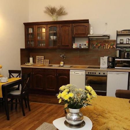 Hedi Apartman Miskolc Eksteriør bilde